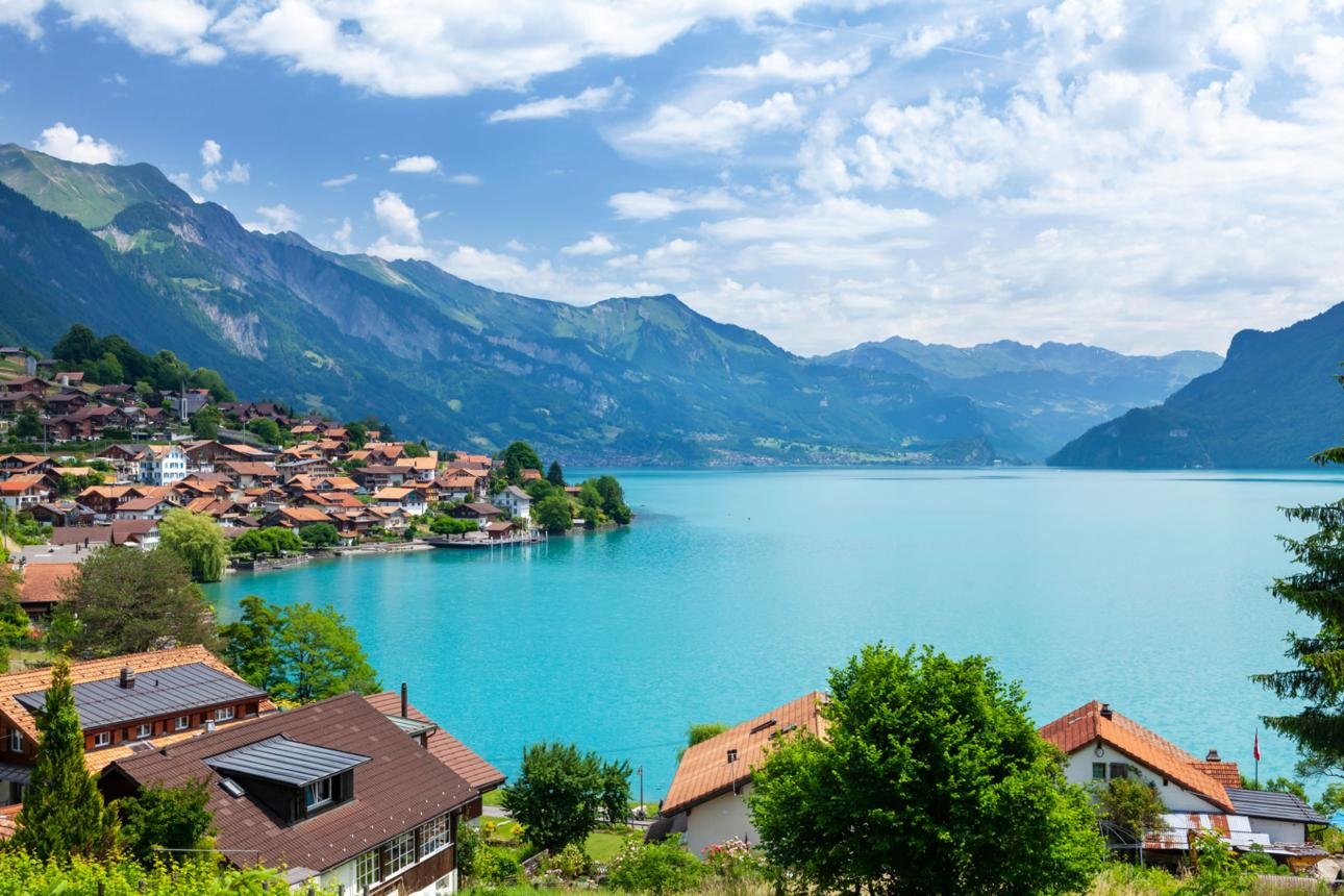🇨🇭 Switzerland – The Beautiful Country of Mountains, Lakes and Amazing Innovation