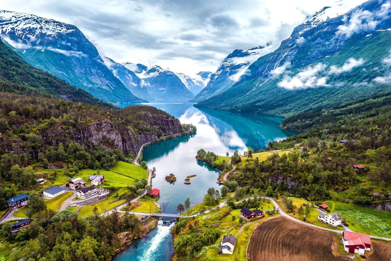 🇳🇴 Norway – The Amazing Country of Fjords, Northern Lights and Midnight Sun