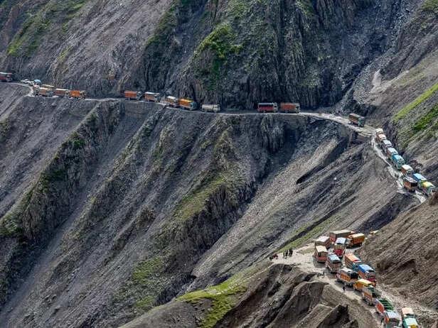๐ฎ๐ณ Indiaโs Most Dangerous Roads: Where Every Journey Demands Courage and Caution